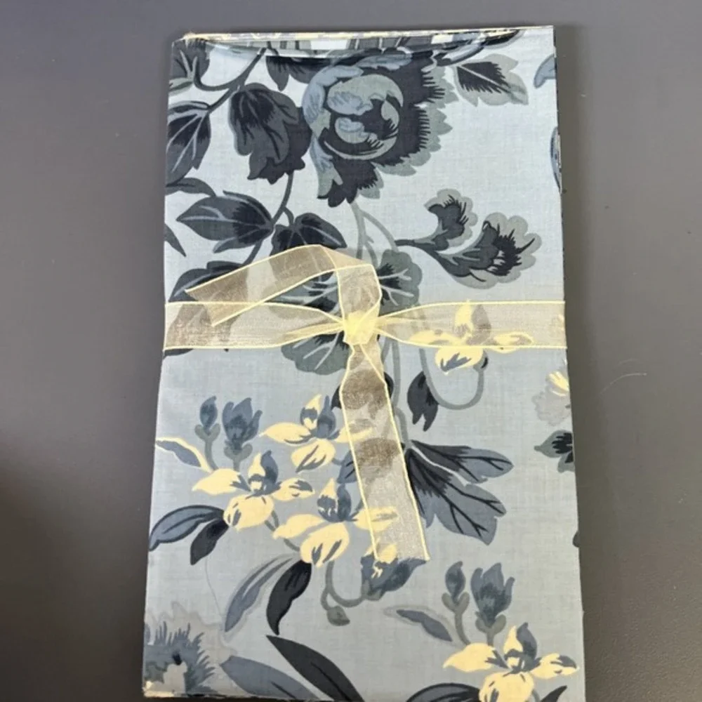Annie's‎ Creative Quilters Fabric Club Everything Blue 2 Collection Table Runner